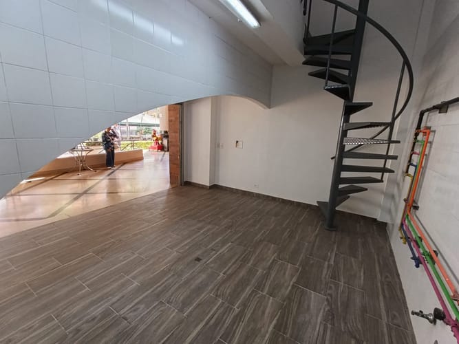Local en arriendo en Laureles, Medellín, 36 m² · foto 2 de 13