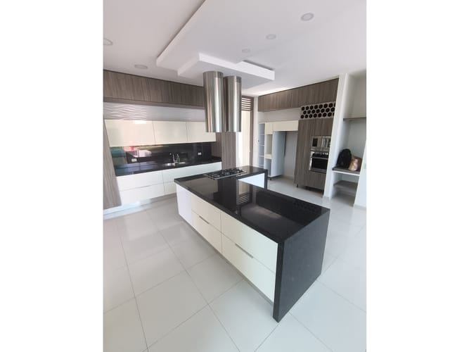 Casa de 4 alcobas en venta en Las Ceibas, Cali, 699 m² · foto 7 de 24