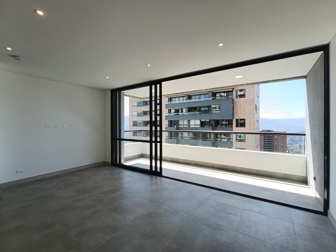 Apartamento de 1 alcoba en arriendo en El Poblado, Medellín, 64 m² · foto 3 de 13
