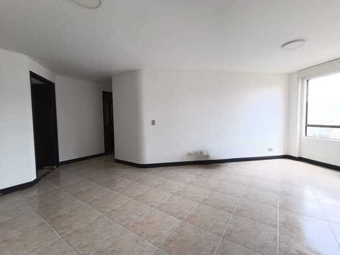 Apartamento de 3 alcobas en arriendo en Castropol, Medellín, 80 m² · foto 3 de 17
