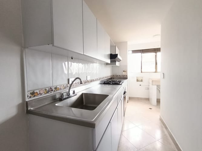 Apartamento de 3 alcobas en arriendo en Castropol, Medellín, 80 m² · foto 4 de 17