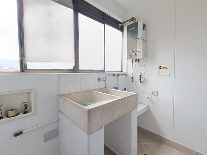 Apartamento de 3 alcobas en arriendo en Castropol, Medellín, 80 m² · foto 7 de 17