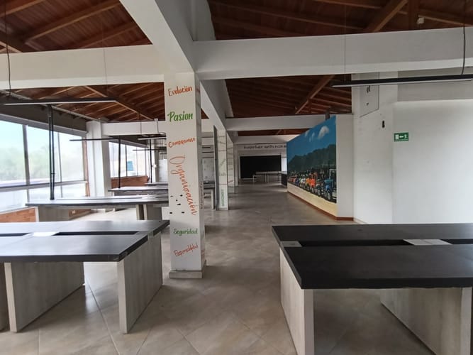 Oficina en arriendo en El Chagualo, Medellín, 350 m² · foto 3 de 17