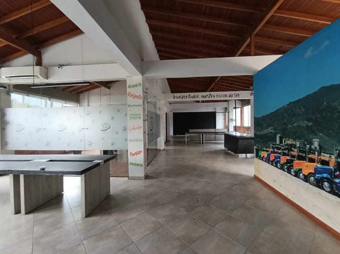 Oficina en arriendo en El Chagualo, Medellín, 350 m² · foto 4 de 17
