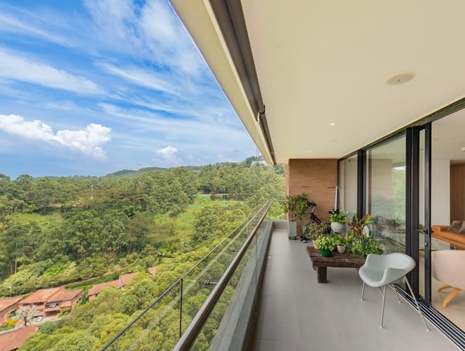 Apartamento de 3 alcobas en arriendo en El Poblado, Medellín, 175 m² · foto 4 de 13
