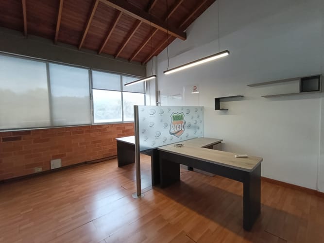 Oficina en arriendo en El Chagualo, Medellín, 350 m² · foto 13 de 17