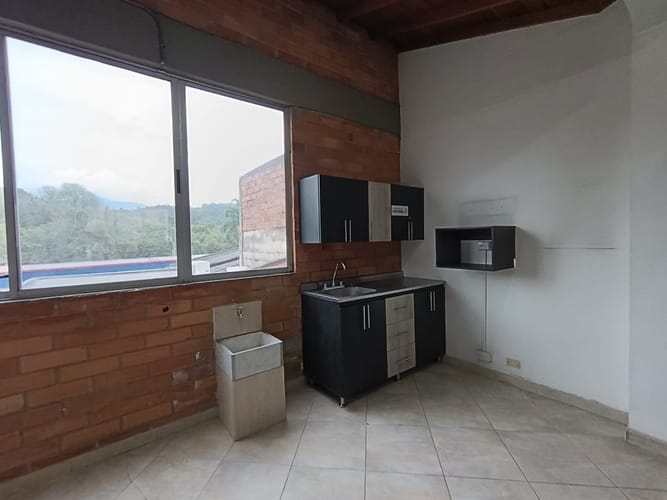 Oficina en arriendo en El Chagualo, Medellín, 350 m² · foto 14 de 17