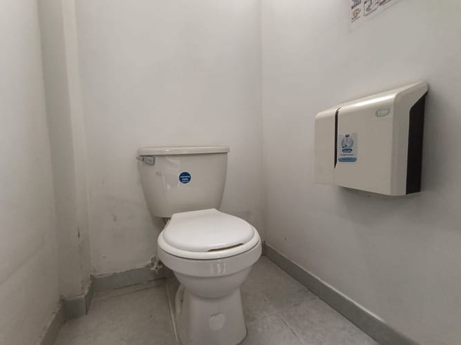 Oficina en arriendo en El Chagualo, Medellín, 350 m² · foto 17 de 17
