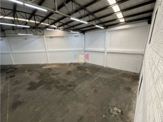 Bodega en arriendo en La Tablaza, Sabaneta, 630 m² · foto 3 de 10