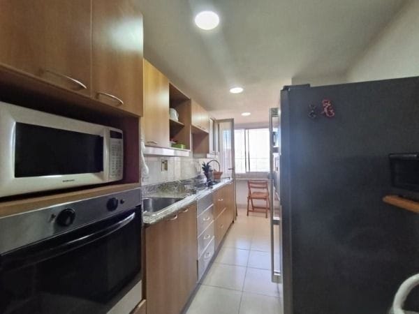 Apartamento de 3 alcobas en arriendo en El Poblado, Medellín, 147 m² · foto 7 de 18