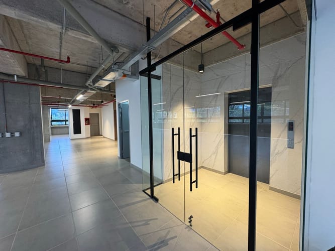 Oficina en arriendo en Santa Maria No. 3, Itagüí, 393 m² · foto 2 de 20