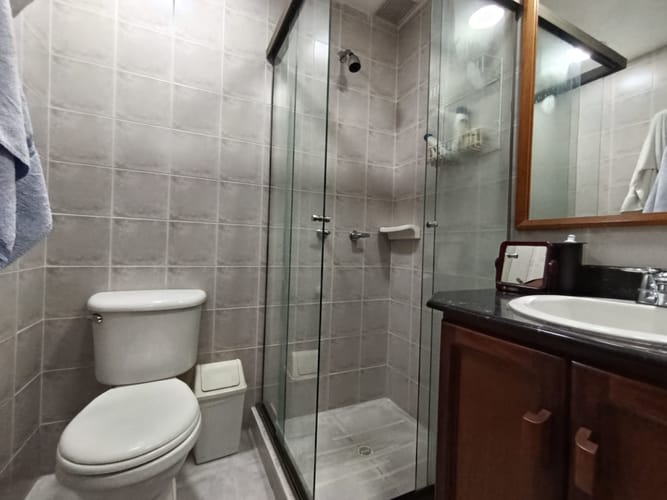 Apartamento de 3 alcobas en arriendo en El Poblado, Medellín, 147 m² · foto 11 de 18