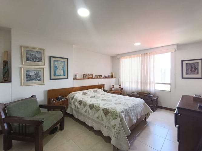 Apartamento de 3 alcobas en arriendo en El Poblado, Medellín, 147 m² · foto 13 de 18