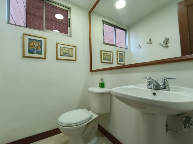 Apartamento de 3 alcobas en arriendo en El Poblado, Medellín, 147 m² · foto 17 de 18