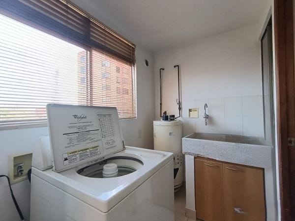 Apartamento de 3 alcobas en arriendo en El Poblado, Medellín, 147 m² · foto 18 de 18