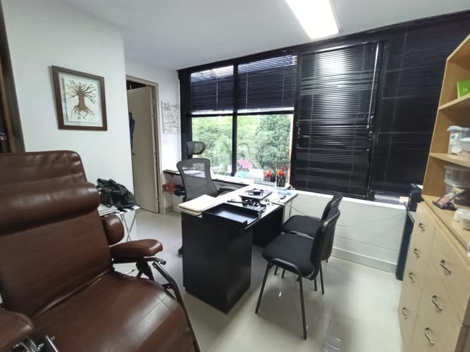 Oficina en arriendo en El Poblado, Medellín, 250 m² · foto 3 de 20