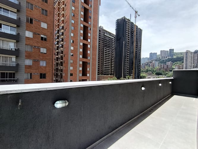 Apartamento de 3 alcobas en arriendo en El Poblado, Medellín, 122 m² · foto 10 de 20