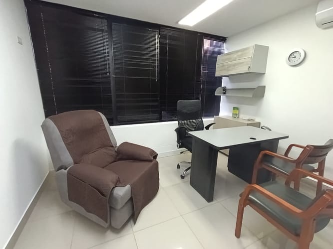 Oficina en arriendo en El Poblado, Medellín, 250 m² · foto 4 de 20
