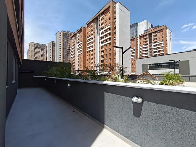 Apartamento de 3 alcobas en arriendo en El Poblado, Medellín, 122 m² · foto 11 de 20