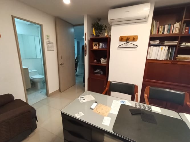 Oficina en arriendo en El Poblado, Medellín, 250 m² · foto 8 de 20