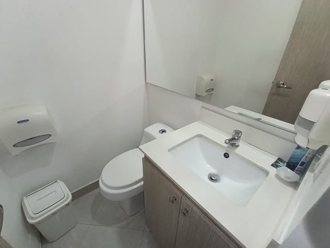 Oficina en arriendo en El Poblado, Medellín, 250 m² · foto 10 de 20