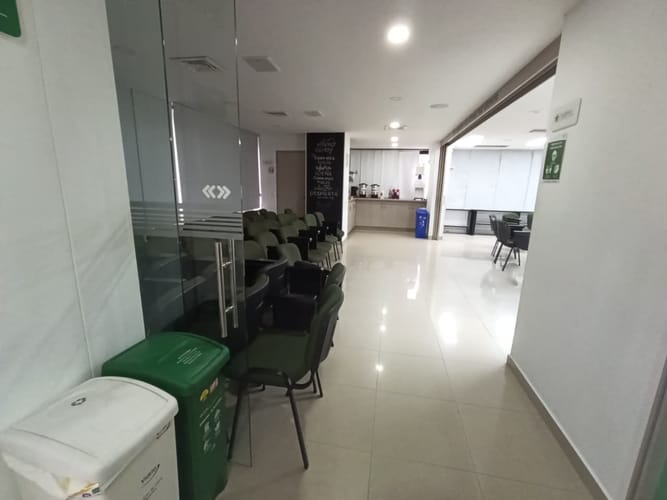 Oficina en arriendo en El Poblado, Medellín, 250 m² · foto 13 de 20