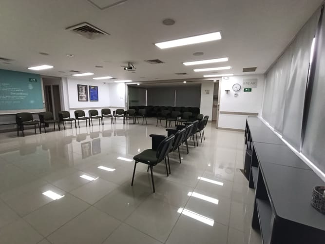 Oficina en arriendo en El Poblado, Medellín, 250 m² · foto 14 de 20