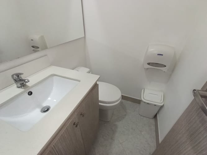 Oficina en arriendo en El Poblado, Medellín, 250 m² · foto 18 de 20