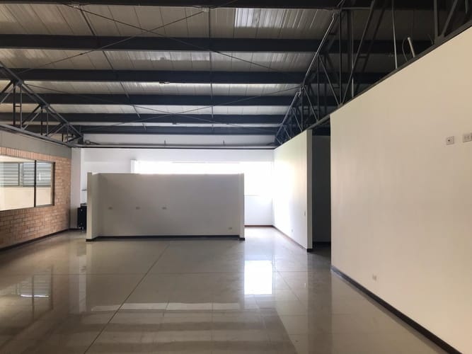 Bodega en arriendo en La Tablaza, La Estrella, 3308 m² · foto 9 de 13