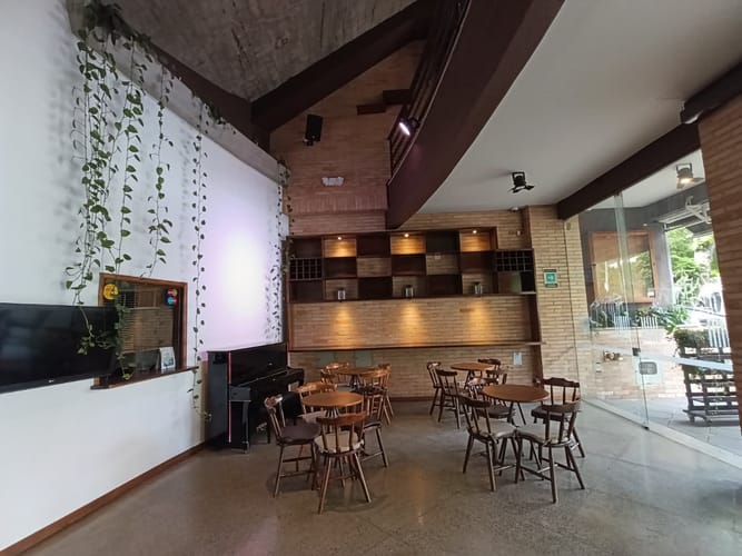 Local en arriendo en Laureles, Medellín, 1300 m² · foto 8 de 20
