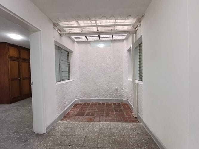 Casa de 5 alcobas en arriendo en Las Mercedes, Itagüí, 220 m² · foto 8 de 20