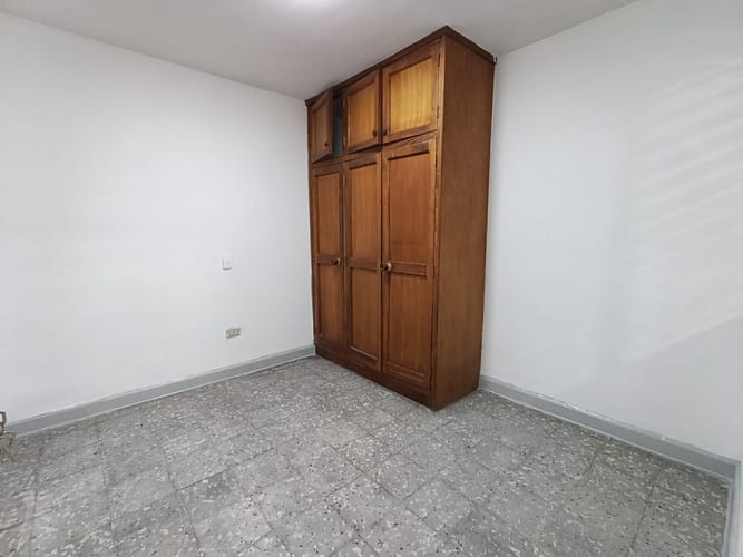 Casa de 5 alcobas en arriendo en Las Mercedes, Itagüí, 220 m² · foto 9 de 20