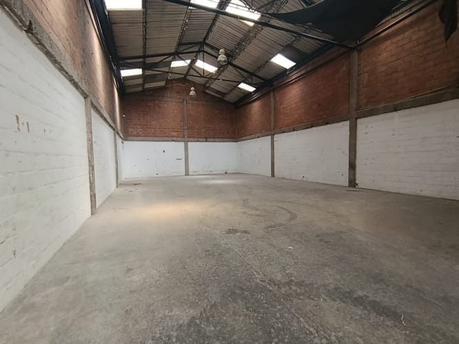 Bodega en arriendo en El Chagualo, Medellín, 500 m² · foto 3 de 20