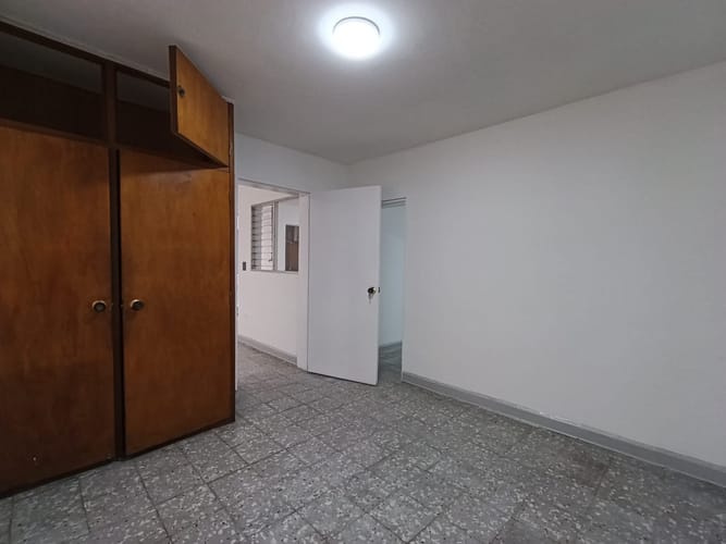 Casa de 5 alcobas en arriendo en Las Mercedes, Itagüí, 220 m² · foto 13 de 20