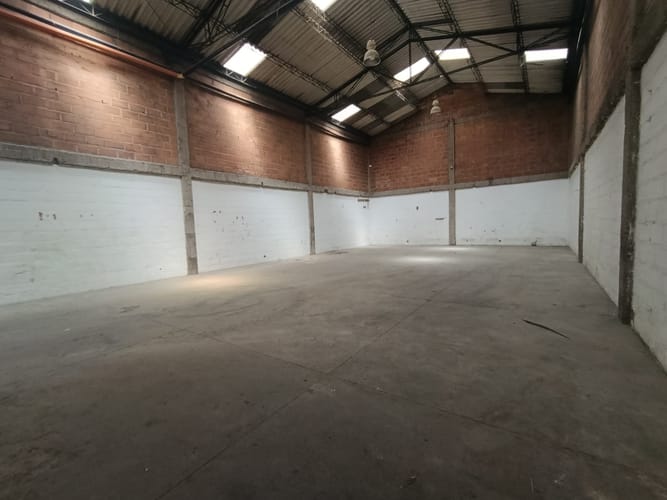 Bodega en arriendo en El Chagualo, Medellín, 500 m² · foto 4 de 20