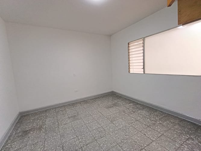 Casa de 5 alcobas en arriendo en Las Mercedes, Itagüí, 220 m² · foto 14 de 20