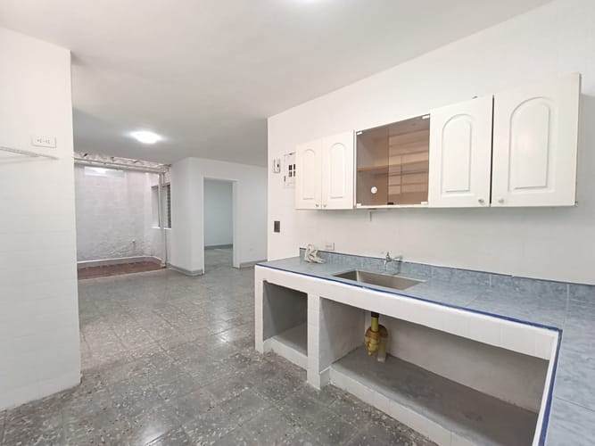 Casa de 5 alcobas en arriendo en Las Mercedes, Itagüí, 220 m² · foto 17 de 20