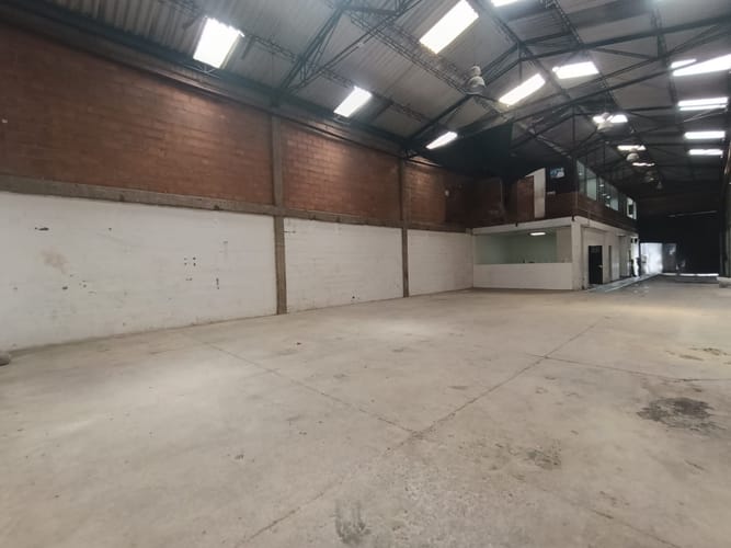 Bodega en arriendo en El Chagualo, Medellín, 500 m² · foto 7 de 20