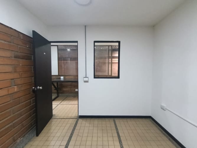 Bodega en arriendo en El Chagualo, Medellín, 500 m² · foto 9 de 20