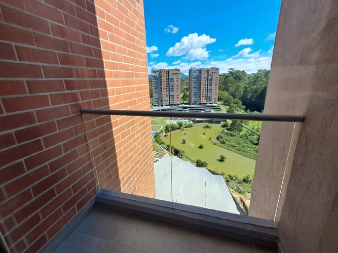 Apartamento de 2 alcobas en arriendo en Los Colegios, Rionegro, 63 m² · foto 10 de 12