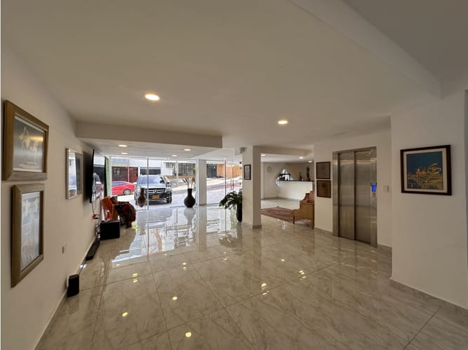 Local en arriendo en Santa Monica, Cali, 50 m² · foto 2 de 10