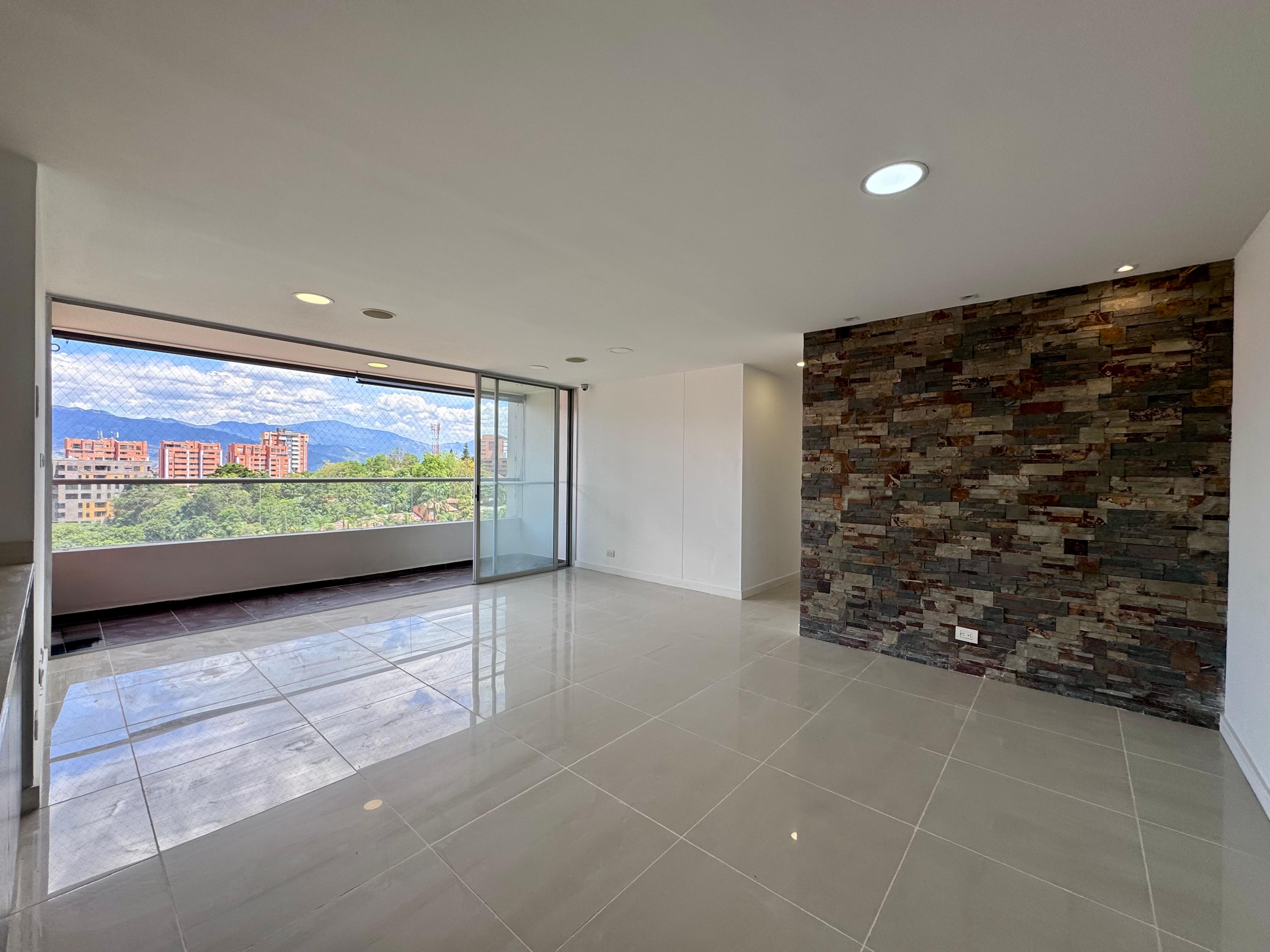 Apartamento en Arriendo en Loma del Esmeraldal, Envigado