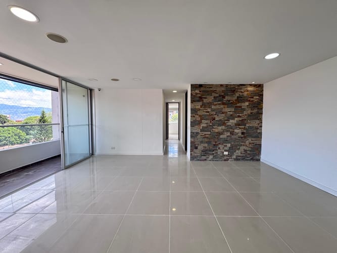 Apartamento de 3 alcobas en arriendo en Loma Del Esmeraldal, Envigado, 86 m² · foto 3 de 17