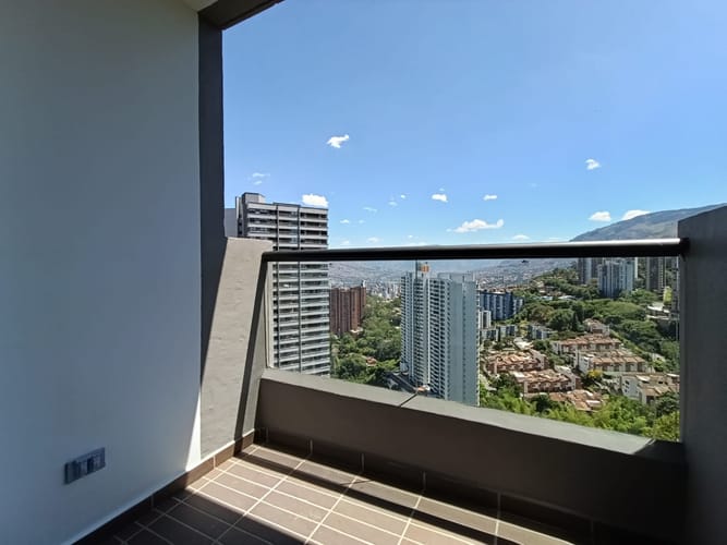 Apartamento de 3 alcobas en arriendo en San Diego, Medellín, 72 m² · foto 2 de 15