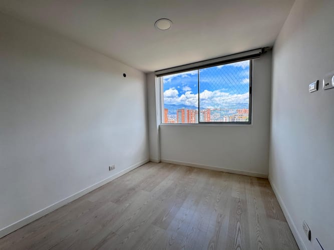 Apartamento de 3 alcobas en arriendo en Loma Del Esmeraldal, Envigado, 86 m² · foto 8 de 17