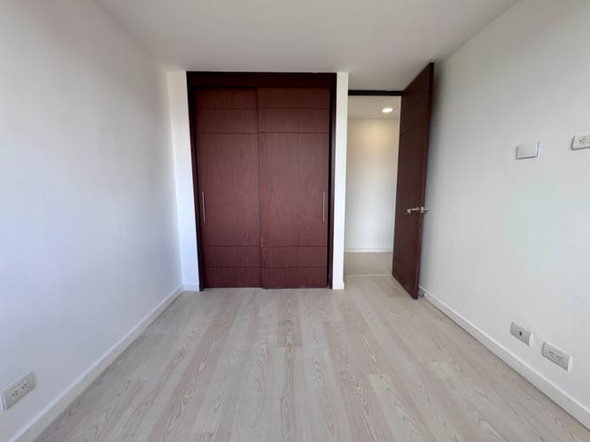 Apartamento de 3 alcobas en arriendo en Loma Del Esmeraldal, Envigado, 86 m² · foto 11 de 17