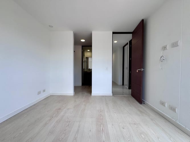 Apartamento de 3 alcobas en arriendo en Loma Del Esmeraldal, Envigado, 86 m² · foto 13 de 17