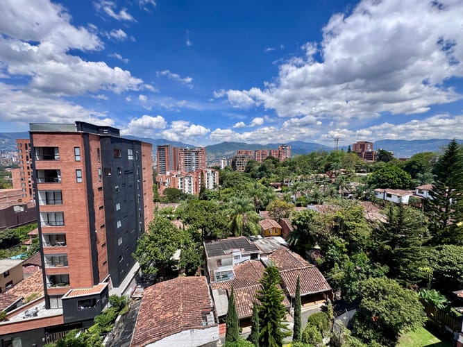Apartamento de 3 alcobas en arriendo en Loma Del Esmeraldal, Envigado, 86 m² · foto 16 de 17