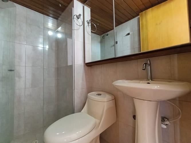 Apartamento de 2 alcobas en arriendo en El Poblado, Medellín, 83 m² · foto 8 de 14
