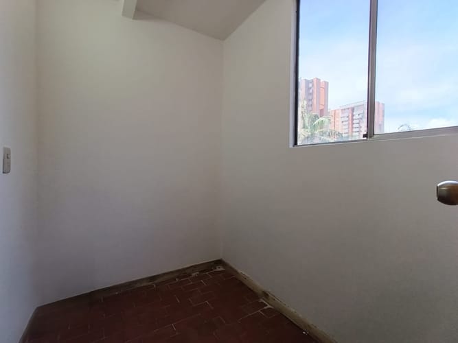 Apartamento de 2 alcobas en arriendo en El Poblado, Medellín, 83 m² · foto 11 de 14